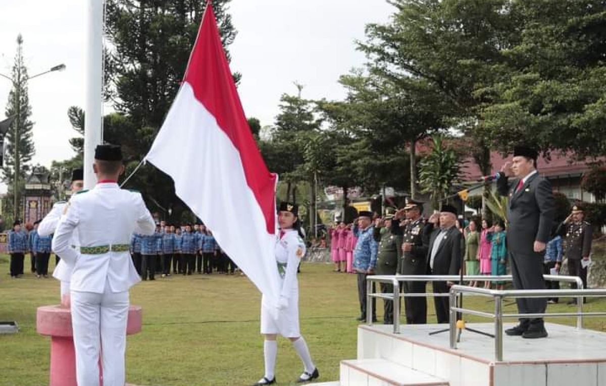 Pimpin Upacara Harkitnas, Pj Bupati Charles Bantjin : Saatnya Dairi Bangkit, Manfaatkan Teknologi, Tingkatkan Literasi